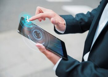 一起邁向資訊數位化：探討數位轉型帶來的好處與重要性