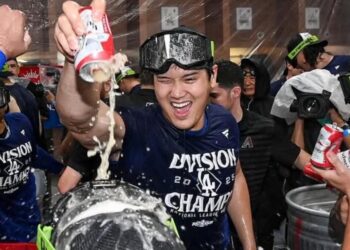 影/《MLB》季後賽首戰大谷翔平火熱雙響炮 道奇五轟10:5打暈紅人