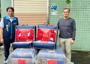 康芮颱風重創萬榮鄉紅葉村 縣議員魏嘉賢、簡智隆捐物資送暖