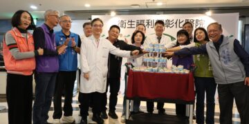 影音/彰化醫院57年慶 現場骨鬆衛教演講、濟助貧病愛心義賣會