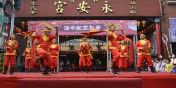 永靖謝平安家年華將登場 永安宮「擲筊賽」首獎iPhone 17