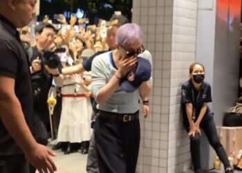 影/真的去金豬食堂！GD小巨蛋落幕直奔吃飯　粉絲擠爆為這12秒