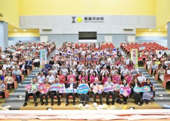 嘉義市國中小校長交接　攜手深耕教育迎向智慧未來