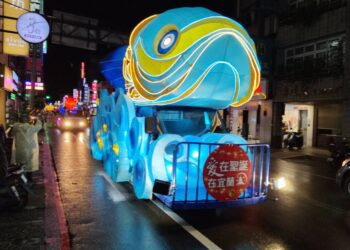 「愛在聖誕‧愛在羅東」 燈車遊行亮麗登場