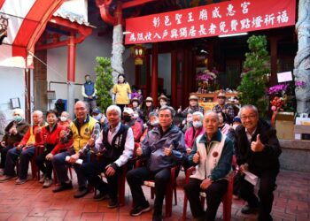 影音/不再「望燈興歎」　彰化市公所為低收入戶與獨居長者免費點燈祈福