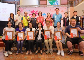 宜蘭縣孝行楷模表揚 楊琇慧獲得全國孝行獎殊榮