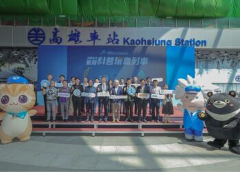 結合高雄捷運與輕軌科學彩繪 科普環島列車將於10/30發車