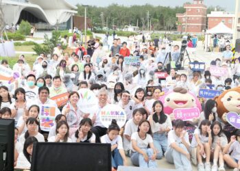 不同世代交織的音樂饗宴 羅文裕唱出客家傳承