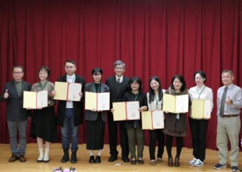 客家知識體系展成果 博碩士客家研究論文獲獎當慶