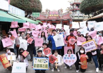NET家扶日讓服務家庭挑好挑滿 雲林家扶800位親子新衣迎新年