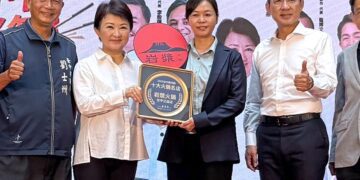岩漿火鍋勇奪台中鍋烤節十大名店!暖心美味征服饕客味蕾!