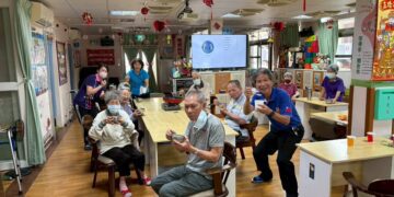 秋意濃麵茶飄香 榮家日照長輩「炒」動懷舊好滋味