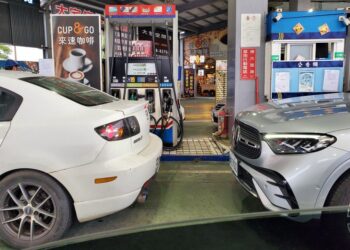 國內油價再度雙漲　1/20起汽柴油各漲0.4及0.2元　連兩漲已近1元