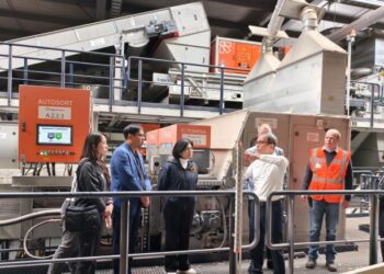 張麗善率團參訪歐洲考察循環園區 探索循環經濟新模式