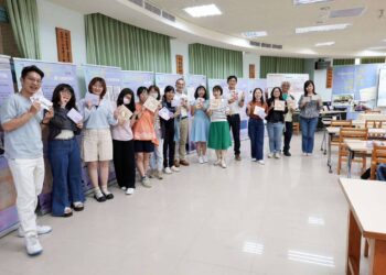 跨領域教學DIY：高雄海青工商引進檔案漫畫行動展