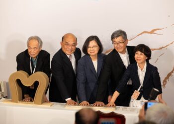 客委會出版《李喬全集》向臺灣文學巨擘致敬