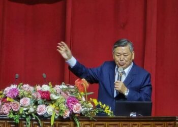 警專校友總會會長何明洲博士獲邀母校專題演講   鼓舞學子勇敢追夢