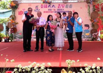 吉安鄉「吉安韭韭」韭菜婚禮節吸睛 38對婚齡50年長者詮釋「幸福久久」