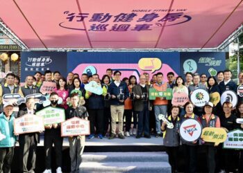 健身房巡迴車啟航記者會 陳其邁：照顧長輩健康佈建更普及運動資源