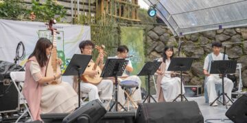 五組頂尖卡司穿梭世界竹地標！2026草嶺石壁「竹林演唱會」湧人潮  周蕙、白安、南西肯恩、吳汶芳完美共振山林