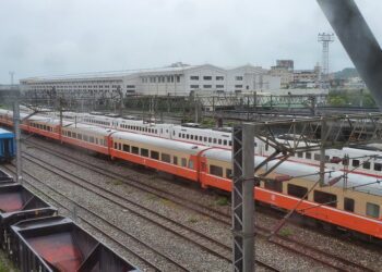 康芮風雨增強　臺鐵再度調整列車行駛措施因應