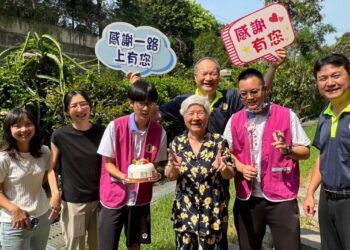 榮服處結合彰師附工學生　關懷榮民眷歡度母親節