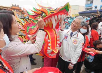 苗栗群龍開光點睛 老嫩大細共下迎正月半鬧熱客庄慶典