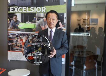 翁章梁獲遠見雜誌縣市長施政滿意度五星肯定　嘉義縣歷來最佳