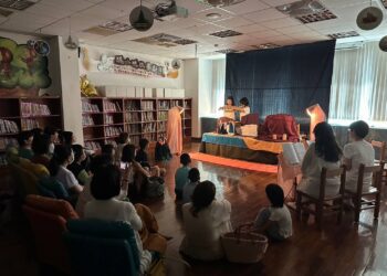 參與親子活動「捐書代替門票」 羅東鎮立圖書館推廣閱讀