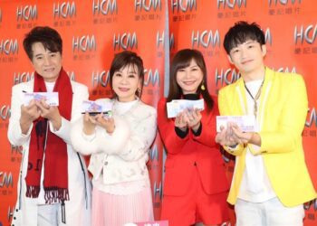 龍千玉領軍林琇琪、葉諾帆、柯俊傑逛年貨大街 拜早年迎金蛇