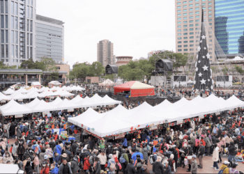 新北環保局舉辦環保挖寶趣 20萬人共襄盛舉 131萬善款助弱勢