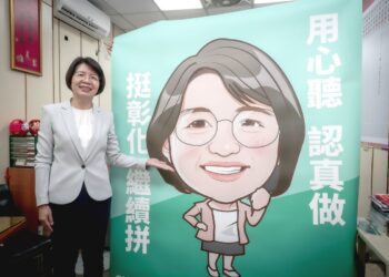 台派插畫家無償為候選人畫Q圖　立委黃秀芳直呼：很像、很可愛