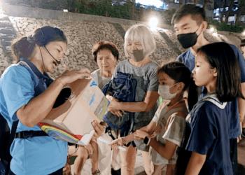 漫遊星光下 新莊中港大排夜訪導覽揭開水溝女神秘密