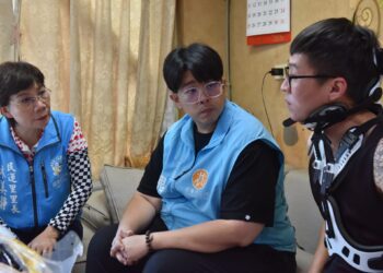 社安網急難救助 魏嘉彥探視弱勢案家