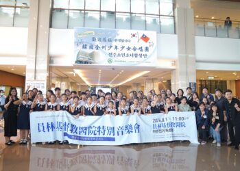 韓全州少男女合唱團獻唱員基醫院 用歌聲傳遞平安與祝福