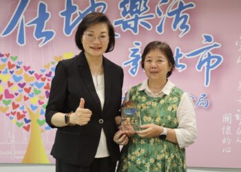 從人工登記到數位掃描 許盈溱堅守新北市社會局公文收發崗位46年將榮退