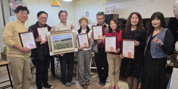 素人畫家楊心彤18年不間斷的愛　義賣畫作捐助博幼基金會守護偏鄉