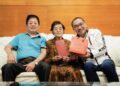 淡水德裕魚酥創辦人洪許俸高齡110歲身體硬朗　每日抹粉點胭脂走石階侯友宜誇讚