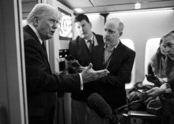 川普祭出最後通牒：威脅轟炸哈爾克島 全球油價恐破歷史新高