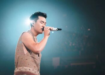 周興哲《Odyssey旅程》首登入上海 大手筆梅奔空降四面台 4套華服全部更新 帥美的登場