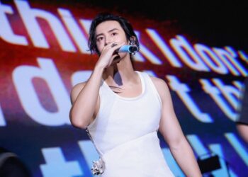 張哲瀚中國香港站火熱開唱  與歌迷同唱《中國人》迎新年