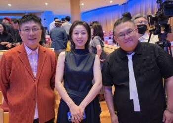《陽光女子合唱團》編導相隔10年重返富川影展　驚喜巧遇《鐵拳教育》朴智妍！