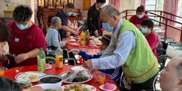 「瑞馬迎春」除夕圍爐活動 花蓮醫院護理之家一片溫馨