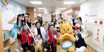 愛花蓮基金會前進慈濟病房 兒童節前夕魏嘉賢陪伴病童