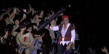台南一中畢業典禮青春啟程　校長廖財固海盜裝扮化身《神鬼奇航》船長登場