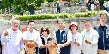 錯過等明年！大甲鐵砧山劍井湧千人 500瓶開運午時水一小時搶空