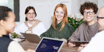 高薪職缺必備跨國溝通力！為何掌握多國語言是挑戰高薪關鍵？