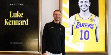 影/《NBA》不是Luka也不是LBJ是「Luke Kennard」! 0.4秒三分準決殺魔術 湖人九連勝!