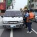8人座塞進12名學童 彰化監理站揪出超載及駕駛資格不符