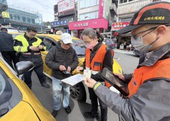 春節連假倒數！曾招雄率隊突襲九份稽查 停車場收費、計程車跳表「查到就罰」